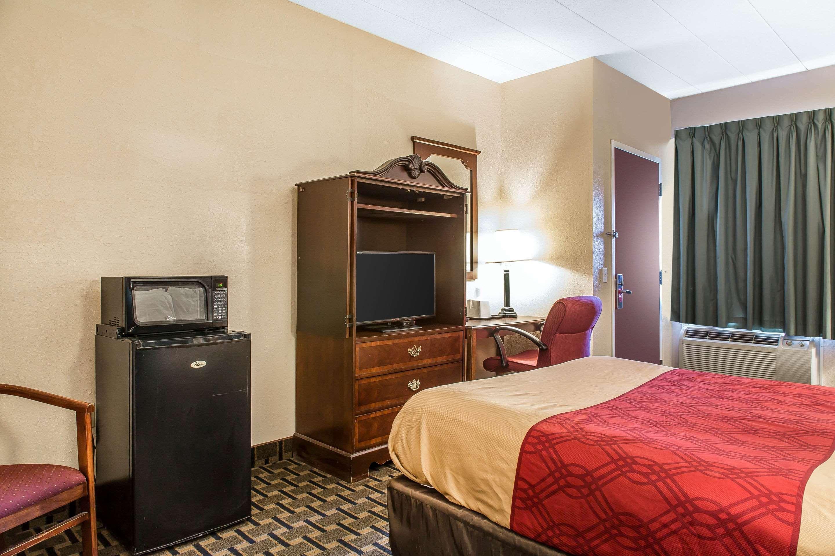 Econo Lodge Cranston - Providence Zewnętrze zdjęcie